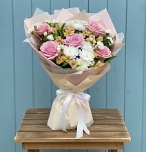 Букет цветов из:  Гвоздики, Орхидеи и Розы в Мариинском Посаде