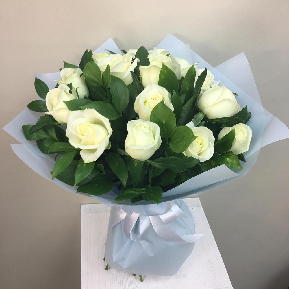 Букет 15 Белых роз Проуд в Мариинском Посаде