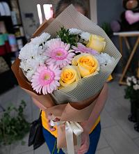 Букет цветов из:  Герберы, Розы и Хризантемы в Мариинском Посаде
