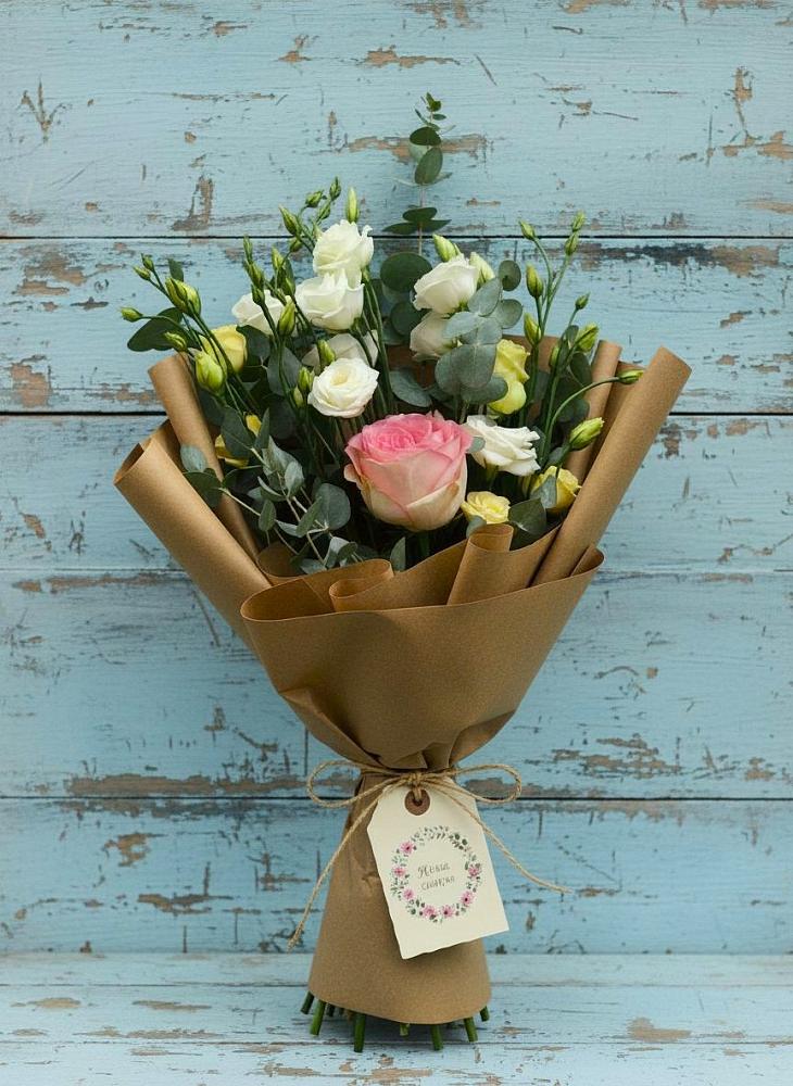 Букет цветов из: Розы и Лизиантусы в Мариинском Посаде