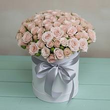 Цветочная композиция из Розы в шляпной коробке в Мариинском Посаде