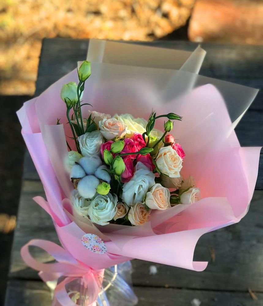 Букет цветов из: Розы и Лизиантусы в Мариинском Посаде