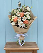 Букет цветов из:  Альстромерии, Лизиантусы, Розы и Хризантемы #REPLACE_PRED# Мариинском Посаде