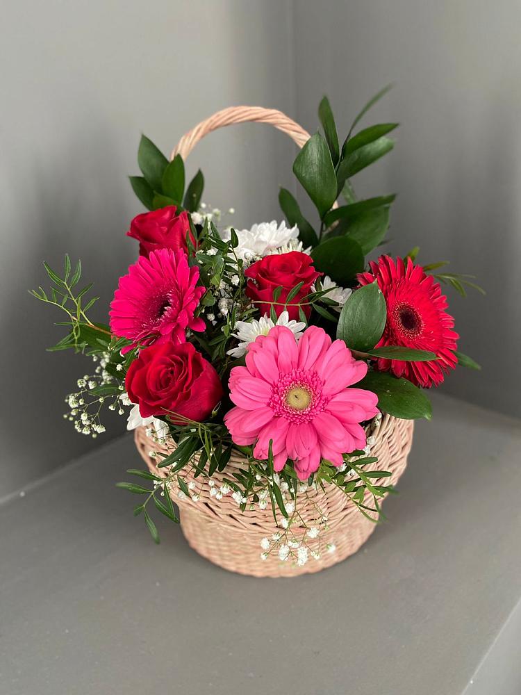 Цветочная композиция из Розы, Хризантемы и Герберы в корзине в Мариинском Посаде