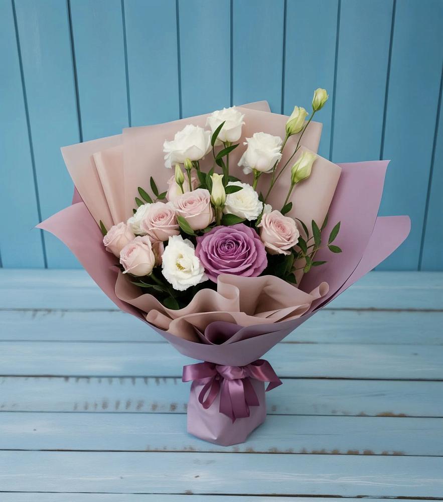 Букет цветов из: Розы и Лизиантусы в Мариинском Посаде